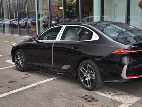 2026�� �Ŀ� 530Li ������ ������װ