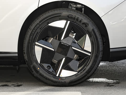 2026�� ���� 615 Max �콢��