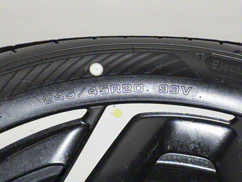 2025�� 85kWh ������