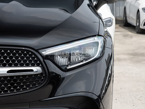 2026�� �Ŀ� GLC 260 L 4MATIC ������