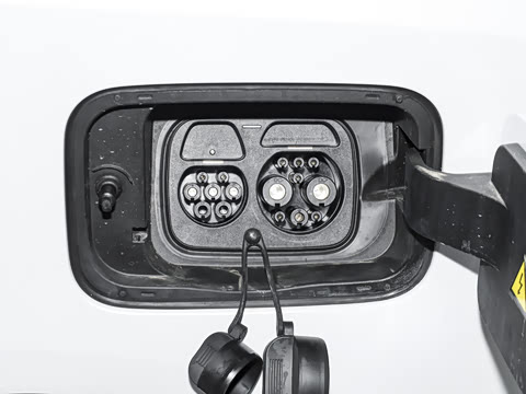 2026�� ���̰� 230����� 7��