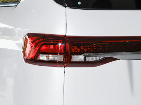 2026�� ���̰� 230����� 7��