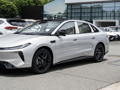 2026�� 535 MAX+�����
