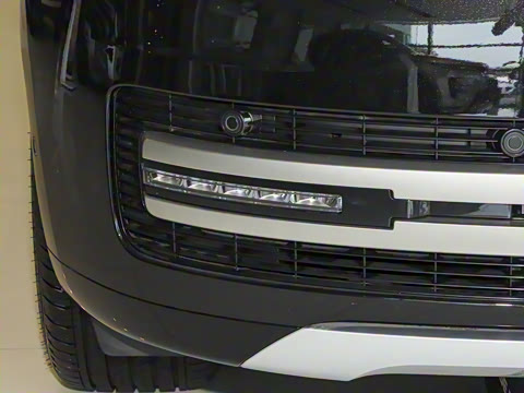 2025�� 3.0 L6 360PS ʢ����