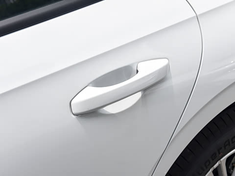 2026�� EV 550km ר�����а�