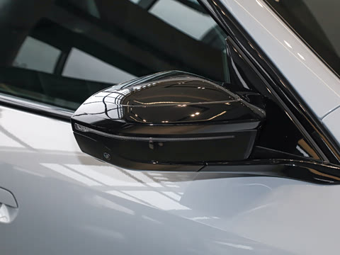 2025�� M50 xDrive