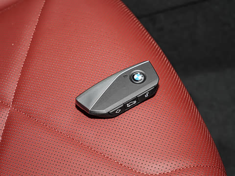 2026�� �Ŀ� xDrive 40Li M�˶���ҹ��װ