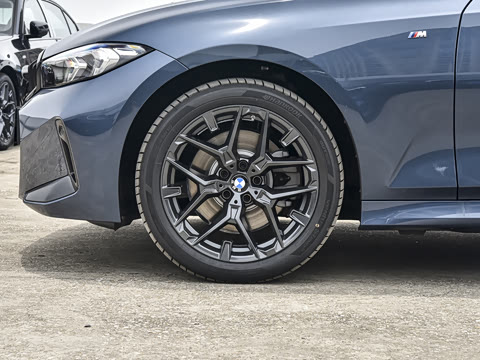 2026�� 330Li M�˶���ҹ��װ