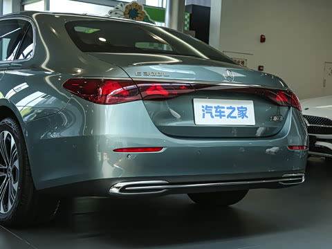 2026�� �Ŀ� E 300 L ������