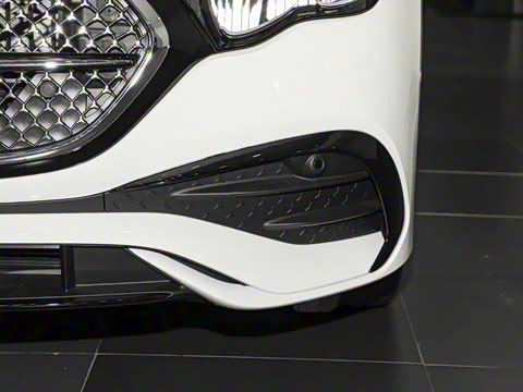 2025�� �Ŀ� E 260 �˶���