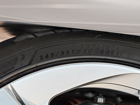 2026�� 3.9T V8 Spider