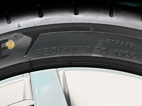 2026�� 3.9T V8 ��׼��