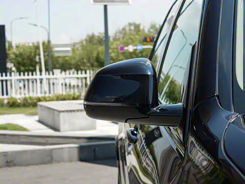 2025�� xDrive 30Li ������M�˶���ҹ��װ