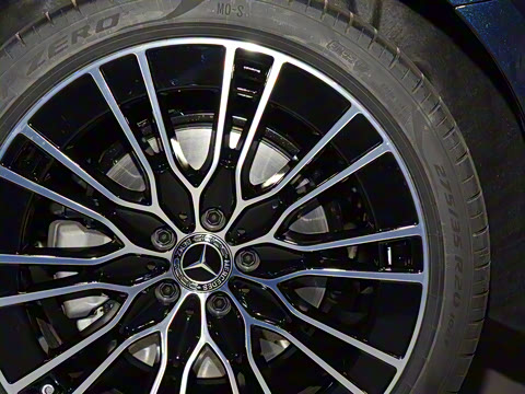 2026�� E 300 L ������