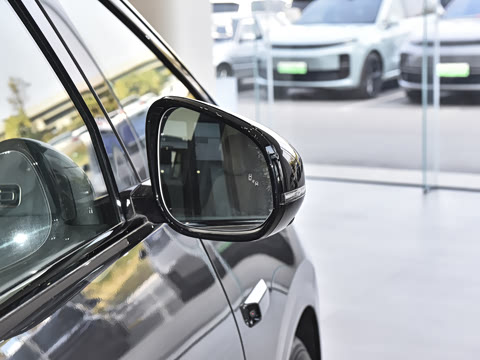 2025�� Ultra ���ܻ��°�