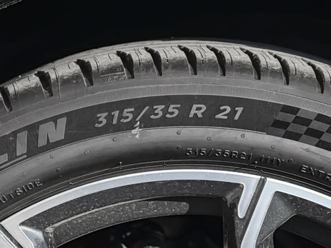 2025�� xDrive 30Li ������M�˶���ҹ��װ