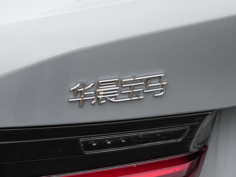 2026�� 330Li M�˶���ҹ��װ