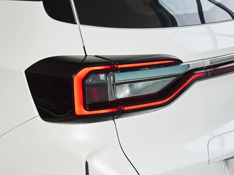 2025�� 1.5L �ֶ���Խ��