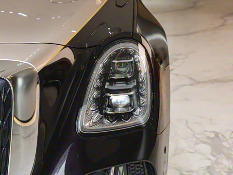 2024�� 4.0T V8��