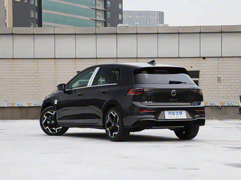 2025�� �Ŀ�� 300TSI R-Line