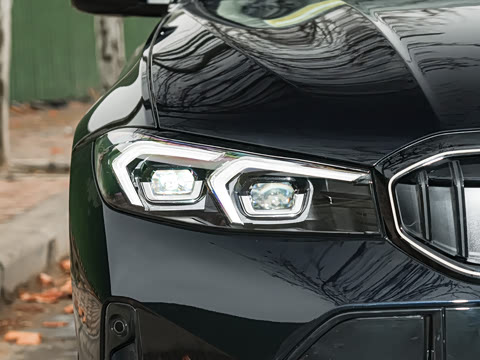 2026�� 330Li M�˶���ҹ��װ