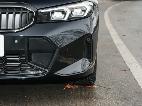 2026�� 330Li M�˶���ҹ��װ