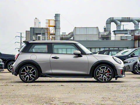 2025�� JOHN COOPER WORKS
