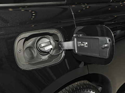 2025�� 3.0 L6 400PS ʢ���ӳ���