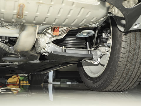 2025�� 3.0 L6 400PS ʢ���ӳ���