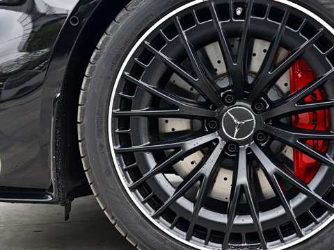 2026�� �Ŀ� AMG CLE 53 4MATIC+ ���ܳ�