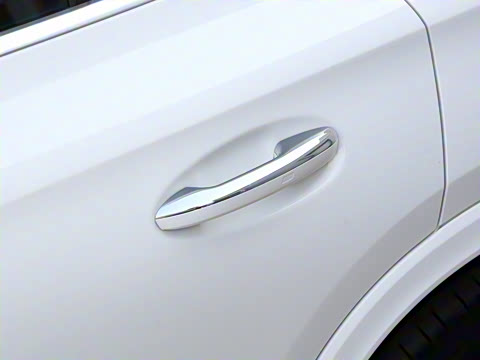 2026�� GLC 300 L 4MATIC ������ 5��