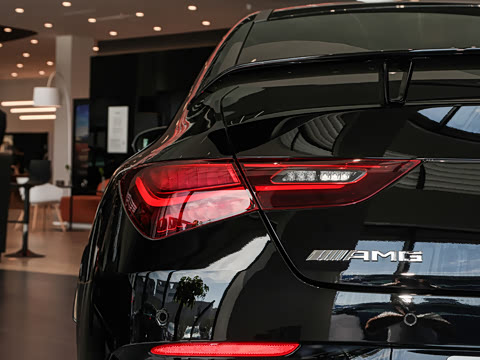 2025�� AMG CLA 45 S 4MATIC+