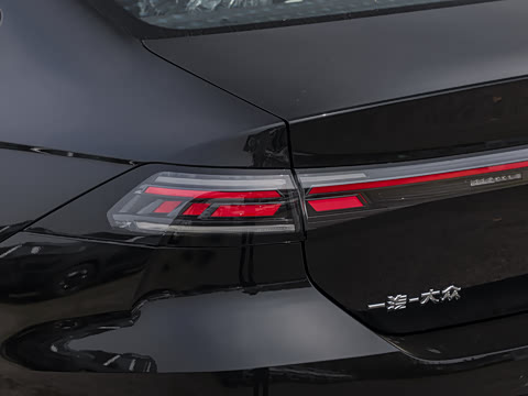 2026�� L 300TSI DSG ������