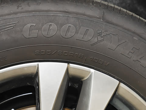 2026�� 2.5L ����׿��318��