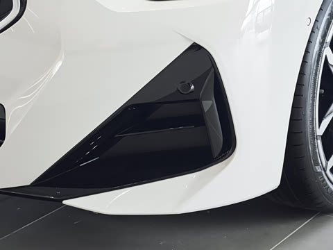 2026�� 225i M�˶���ҹ��װ