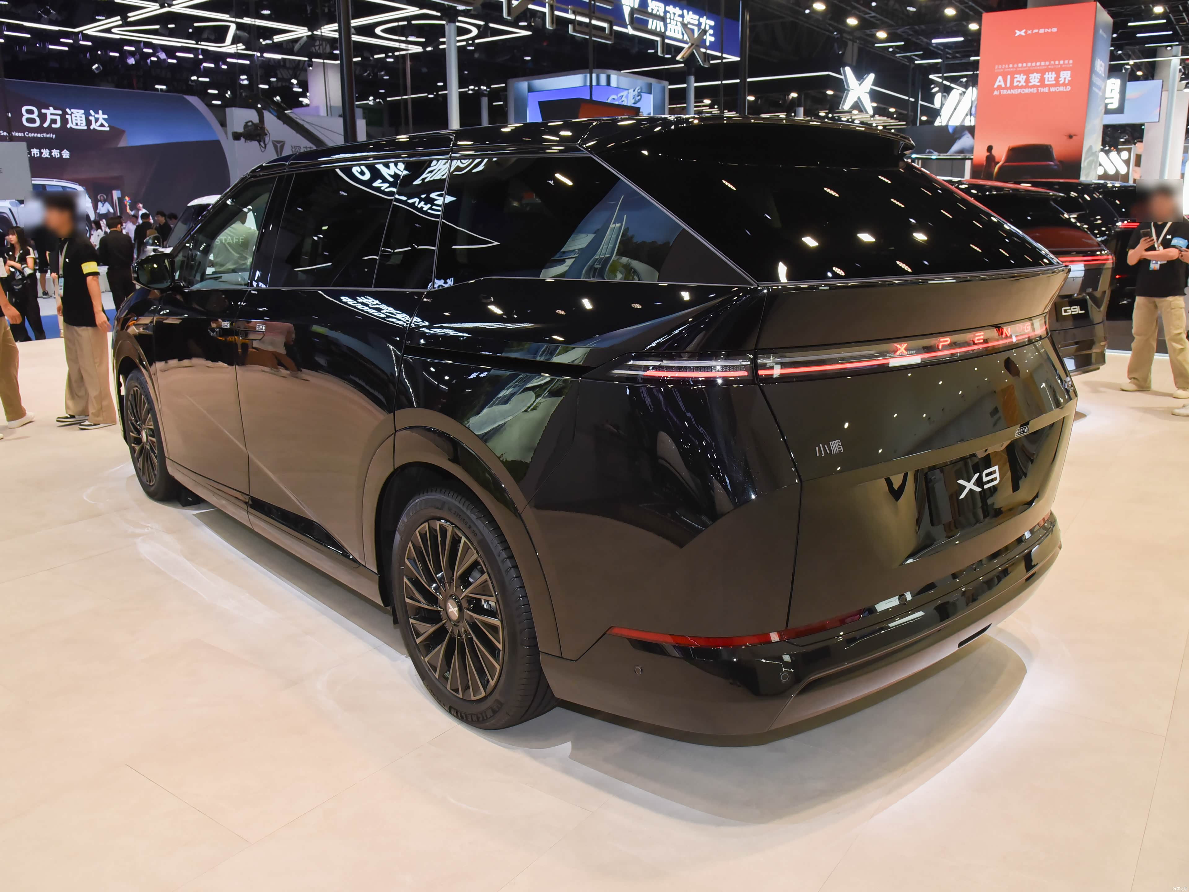 XPeng X9, миниатюра 10