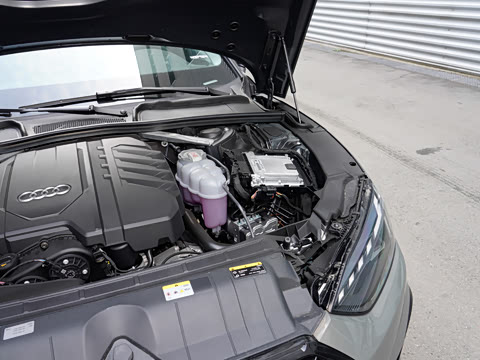 2025�� Sportback ��ذ� 40 TFSI quattro ����������