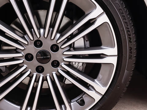 2026�� 3.0 L6 400PS AB�����