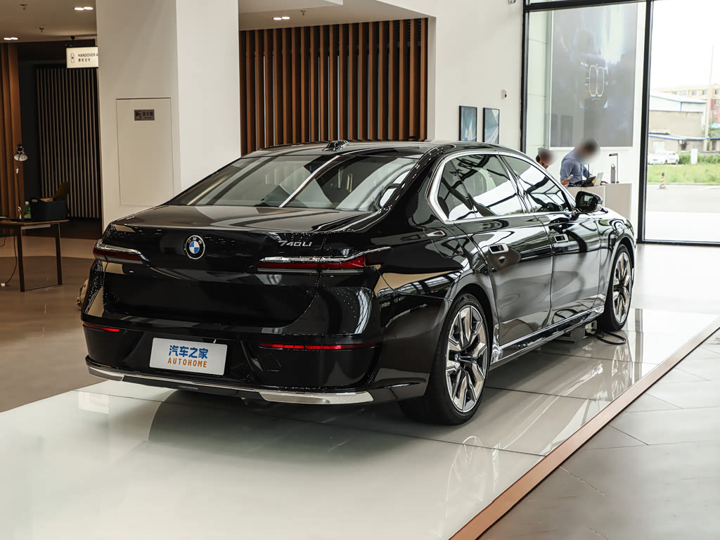 BMW 7 серии VII (G70) Рестайлинг, Седан: фото поколения