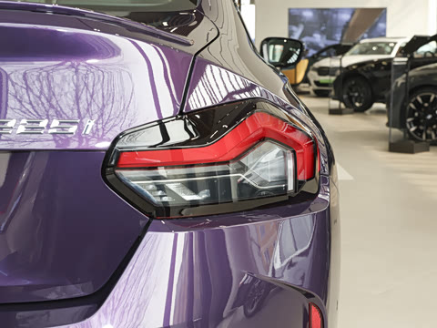 2026�� 225i M�˶���ҹ��װ