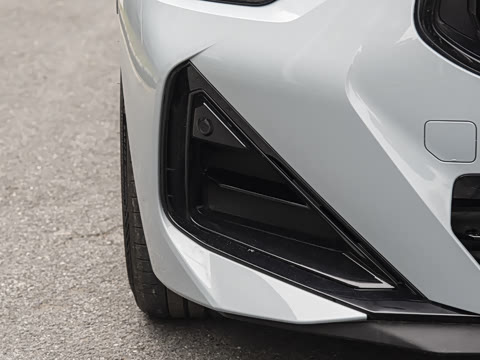 2026�� M240i xDrive