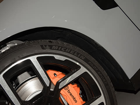 2025�� 702 ������ Ultra