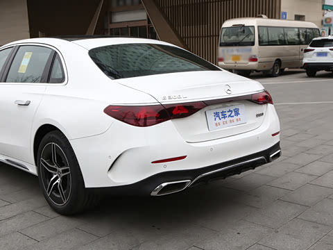 2026�� E 300 L �����˶���