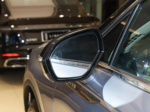 2025�� 2.0T ����������