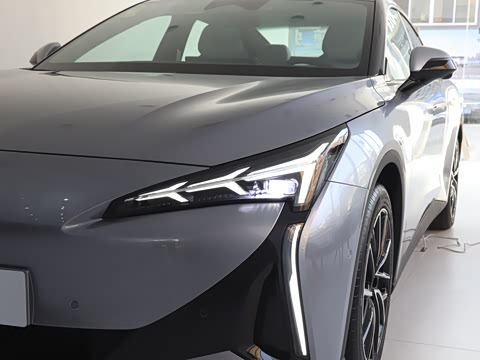 2025�� �Ŀ� 560MAX 185kW