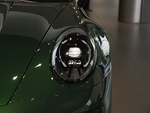 2026�� Carrera 3.0T