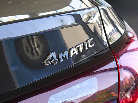 2026�� �Ŀ� GLC 260 4MATIC ����SUV
