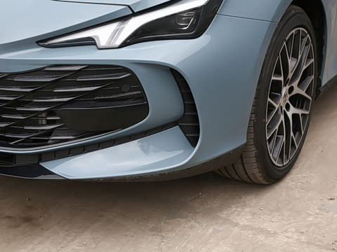 2026�� 2.0T 405 AT������