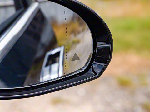 2025�� �Ŀ� E 260 L