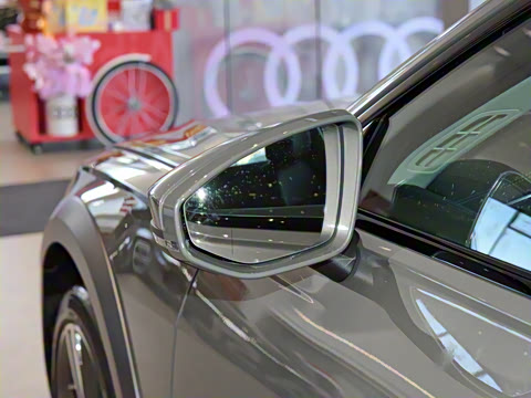 2025�� allroad quattro 55 TFSI ��̽�ռ�